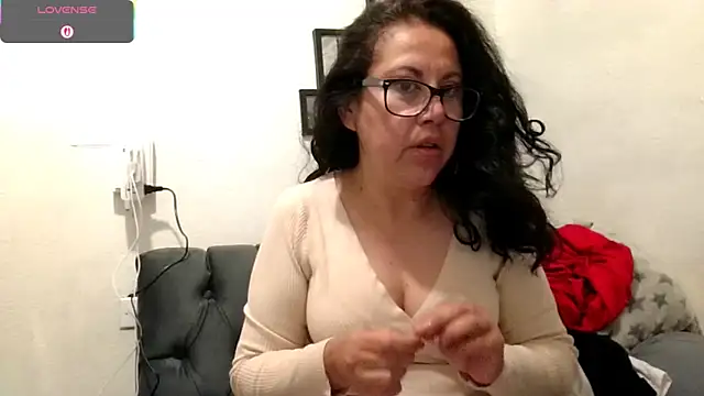Snapshot of MirandaLatinaLovely chatting on 10-03-25, 03:57 MirandaLatinaLovely online show from 10-03-25, 03:57