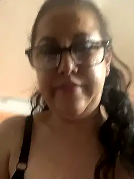 Snapshot of MirandaLatinaLovely chatting on 10-08-25, 04:36 MirandaLatinaLovely online show from 10-08-25, 04:36