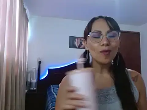 AloLovely  online show from 04-14-26, 07:30