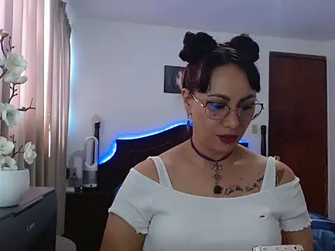 AloLovely  online show from 03-27-26, 08:43