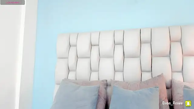 eva roseee online show from 12-14-25, 08:14