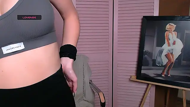 Snapshot of AngelaX_ chatting on 03-20-25, 01:48 AngelaX  online show from 03-20-25, 01:48