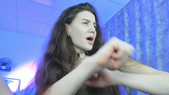 MilaStoyne online show from 12-19-25, 07:22