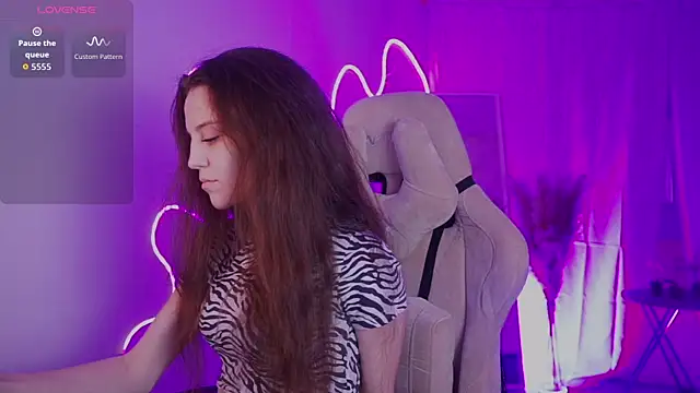 MilaStoyne online show from 11-06-25, 06:28