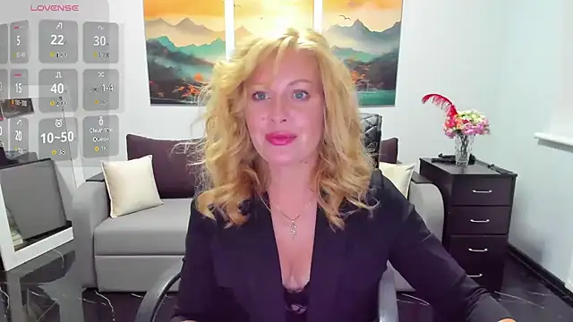 Snapshot of Mira_Whites chatting on 07-15-26, 12:01 Mira Whites online show from 07-15-26, 12:01