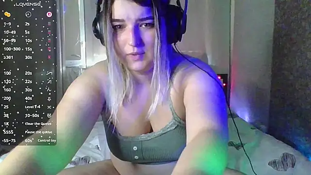 Snapshot of Jenny_Smit chatting on 11-17-25, 04:05 Jenny Smit online show from 11-17-25, 04:05