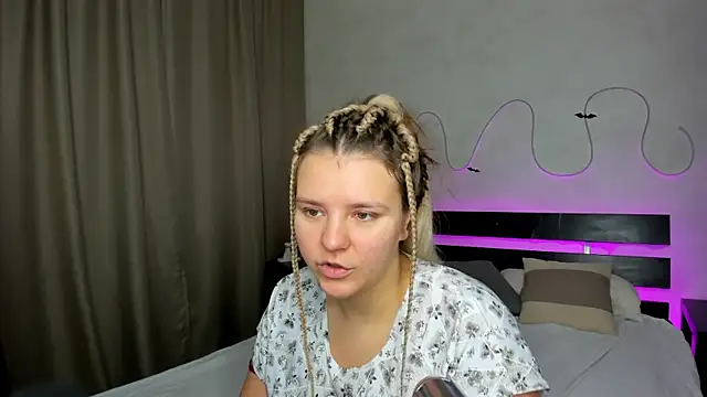 Jenny Jimmy online show from 10-30-25, 01:04