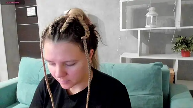 Jenny Jimmy online show from 10-31-25, 01:13