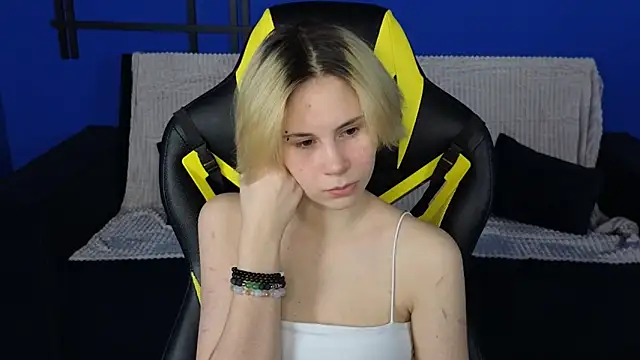 Snapshot of BettyCarter07 chatting on 02-26-25, 09:12 BettyCarter07 online show from 02-26-25, 09:12