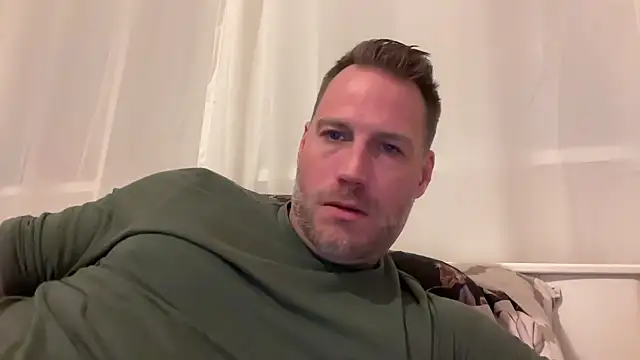 Snapshot of Christian87xxx chatting on 11-12-25, 08:45 Christian87xxx online show from 11-12-25, 08:45