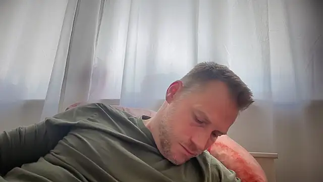 Snapshot of Christian87xxx chatting on 10-06-25, 01:34 Christian87xxx online show from 10-06-25, 01:34