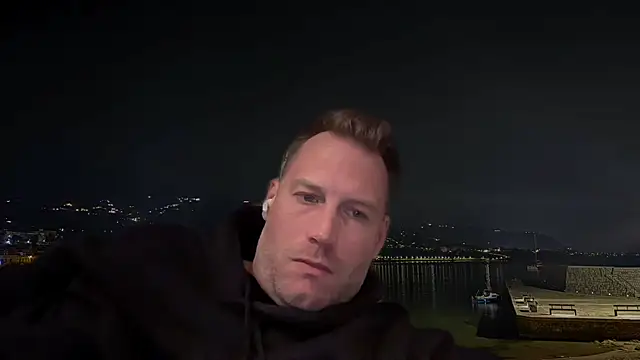 Snapshot of Christian87xxx chatting on 02-07-25, 06:24 Christian87xxx online show from 02-07-25, 06:24