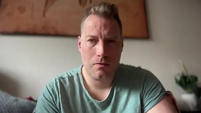 Christian87xxx online show from 04-12-26, 07:00