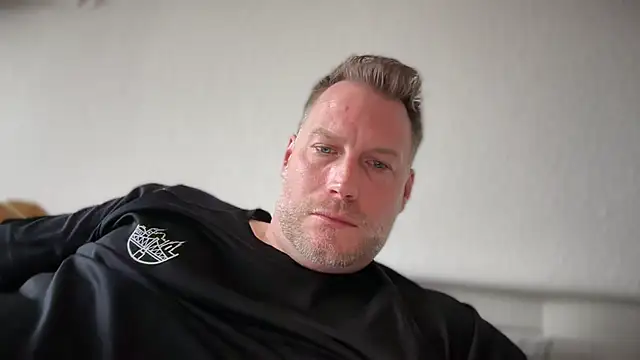 Christian87xxx online show from 04-18-26, 04:31