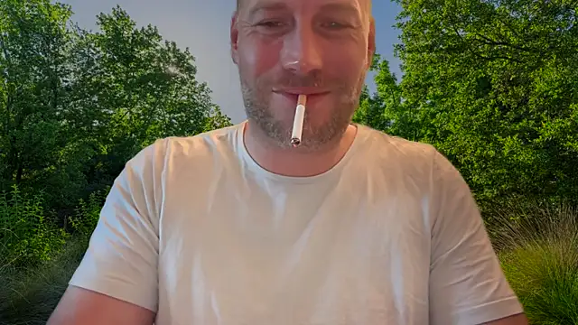 Snapshot of Christian87xxx chatting on 09-23-25, 05:36 Christian87xxx online show from 09-23-25, 05:36