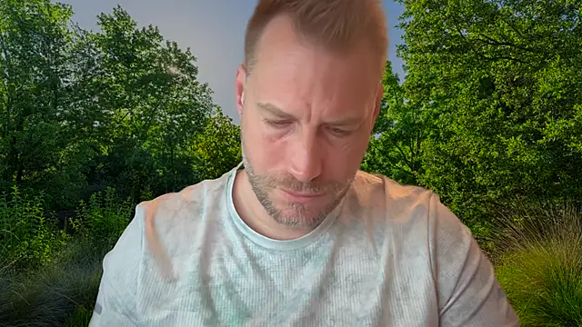 Snapshot of Christian87xxx chatting on 09-22-25, 07:25 Christian87xxx online show from 09-22-25, 07:25