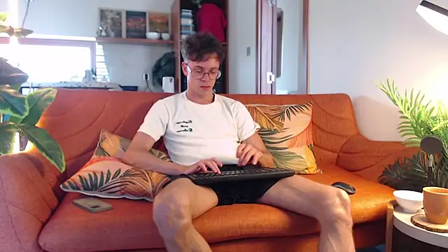 William Henry  online show from 04-22-26, 05:14