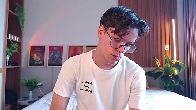 William Henry  online show from 03-26-26, 08:12