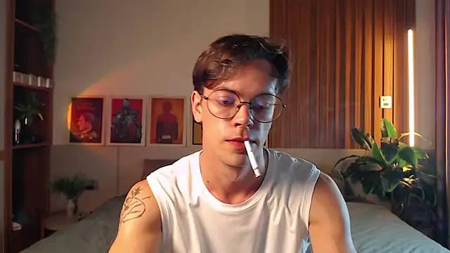 William Henry  online show from 04-09-26, 01:06