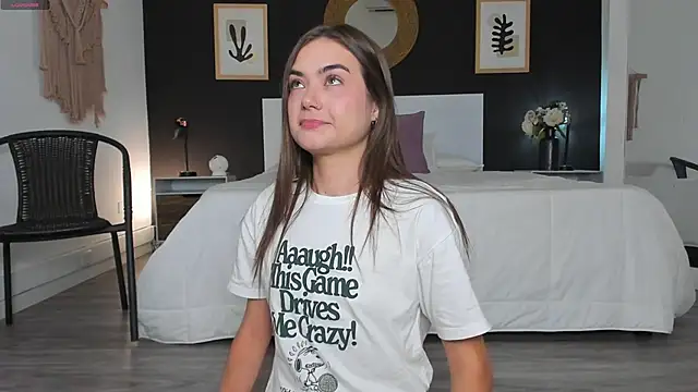 AlannaRussell  online show from 11-19-25, 07:25