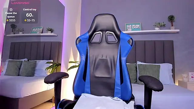 alessia leroy online show from 10-24-25, 08:41