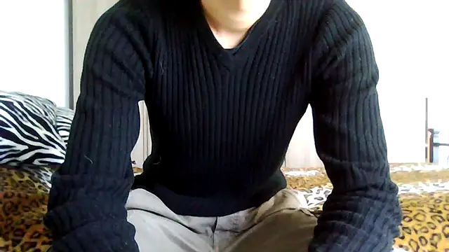 Snapshot of tommyboyteen chatting on 02-13-25, 12:32 tommyboyteen online show from 02-13-25, 12:32