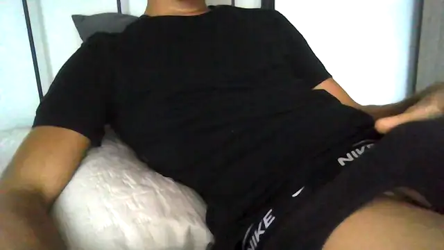 Snapshot of tommyboyteen chatting on 10-21-25, 08:36 tommyboyteen online show from 10-21-25, 08:36