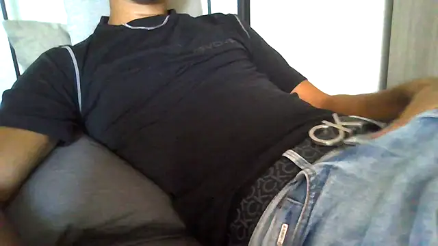 Snapshot of tommyboyteen chatting on 09-26-25, 12:12 tommyboyteen online show from 09-26-25, 12:12