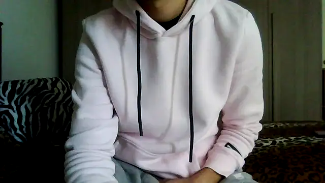 Snapshot of tommyboyteen chatting on 02-18-25, 03:52 tommyboyteen online show from 02-18-25, 03:52