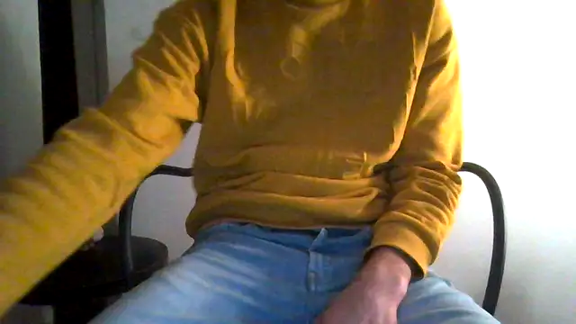 Snapshot of tommyboyteen chatting on 02-02-25, 07:35 tommyboyteen online show from 02-02-25, 07:35