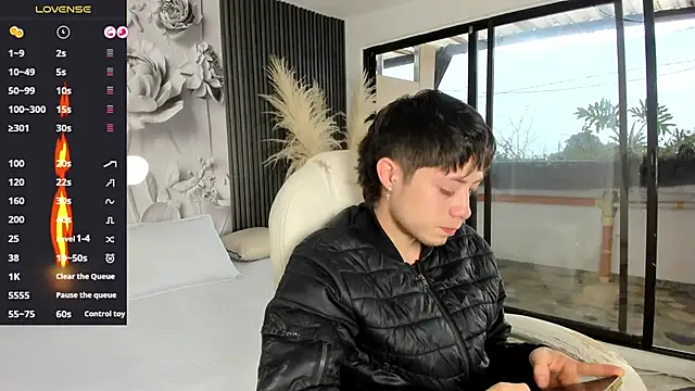 Snapshot of marcuscollins1_ chatting on 02-10-26, 12:37 marcuscollins1 online show from 02-10-26, 12:37