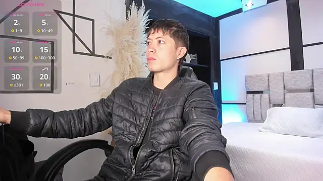 marcuscollins1  online show from 01-10-26, 02:23