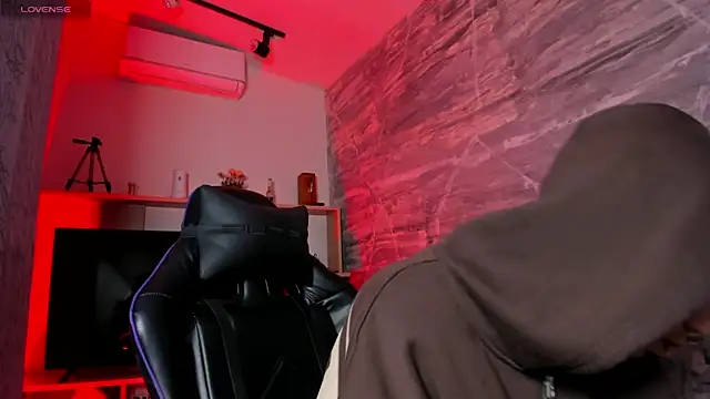 Snapshot of marcuscollins1_ chatting on 02-17-26, 01:08 marcuscollins1 online show from 02-17-26, 01:08