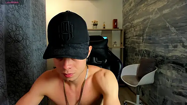 Snapshot of marcuscollins1_ chatting on 02-12-26, 12:38 marcuscollins1 online show from 02-12-26, 12:38