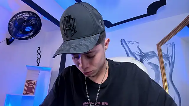 marcuscollins1  online show from 06-20-26, 02:22