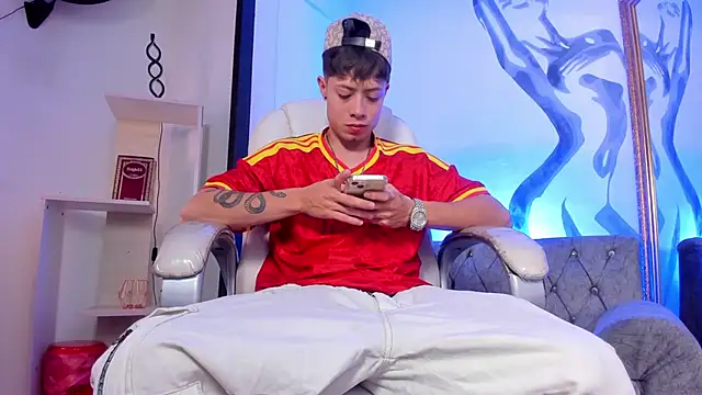 marcuscollins1  online show from 06-17-26, 01:43