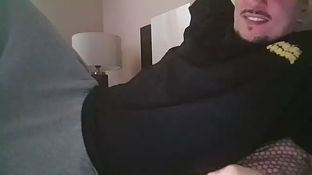 Snapshot of giumy91 chatting on 05-18-26, 09:03 giumy91 online show from 05-18-26, 09:03