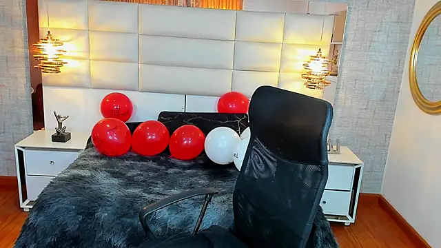 Nohemi louse online show from 02-15-26, 07:02