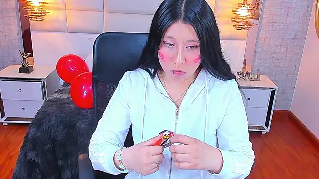 Nohemi louse online show from 02-14-26, 07:14