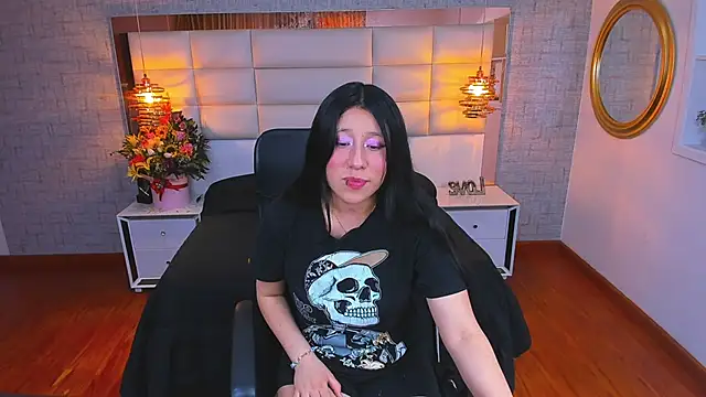 Nohemi louse online show from 03-23-26, 06:52