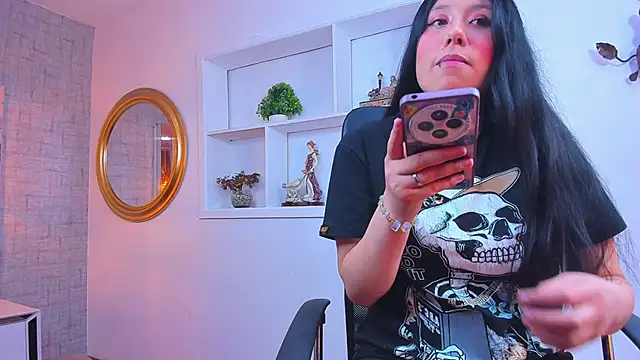 Nohemi louse online show from 04-09-26, 06:58