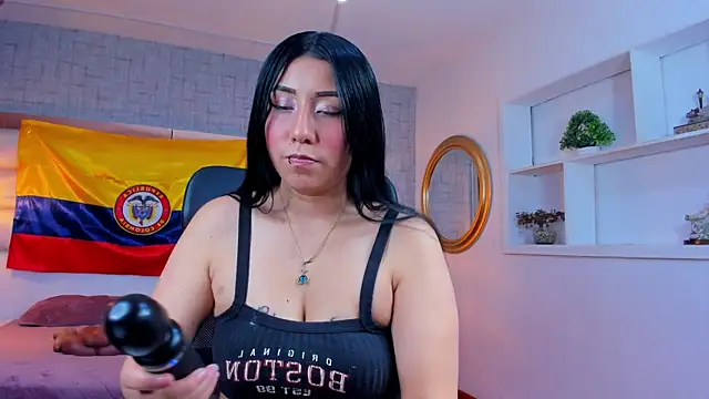 Snapshot of Nohemi_louse chatting on 06-25-26, 07:30 Nohemi louse online show from 06-25-26, 07:30