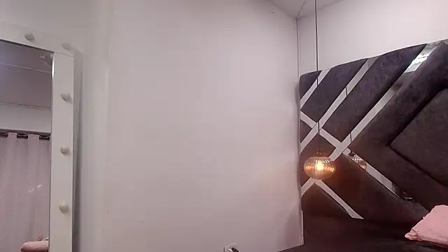 sara lopee1 online show from 09-30-25, 12:00