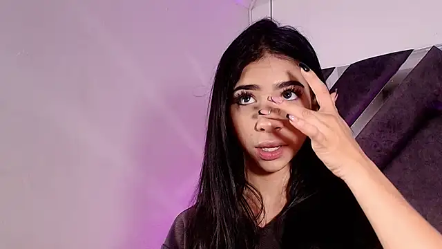 sara lopee1 online show from 09-29-25, 12:00