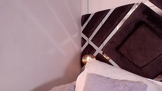 sara lopee1 online show from 10-31-25, 12:02