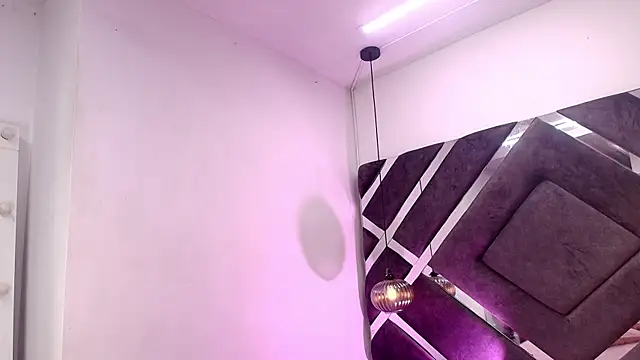 sara lopee1 online show from 09-24-25, 12:00