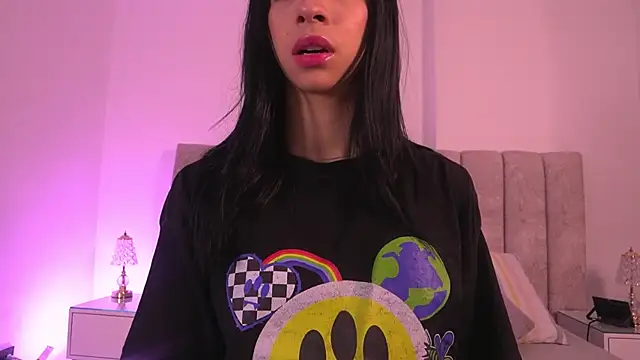 sara lopee1 online show from 11-25-25, 11:54