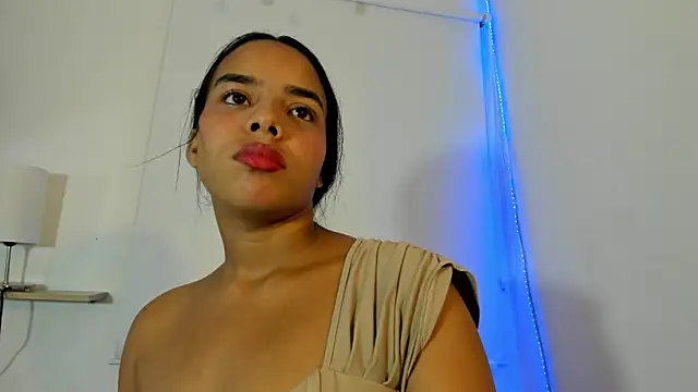 Snapshot of Roxy_Stonee chatting on 12-22-25, 07:47 Roxy Stonee online show from 12-22-25, 07:47