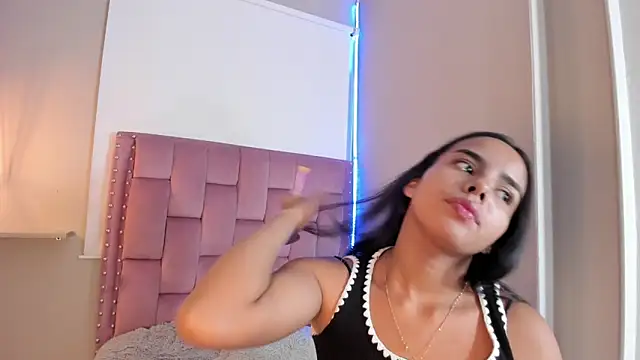 Roxy Stonee online show from 03-11-26, 07:30