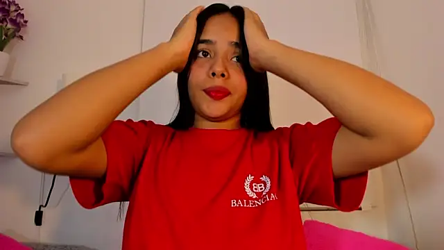 Snapshot of Roxy_Stonee chatting on 12-04-25, 07:24 Roxy Stonee online show from 12-04-25, 07:24